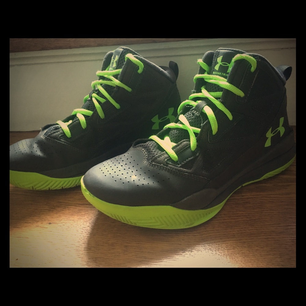Kids Basketball Shoes!!